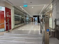 International Building (D9), Retail #486330591